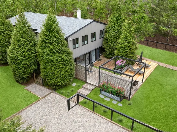 17 Mulford Ave, East Hampton, NY 11937