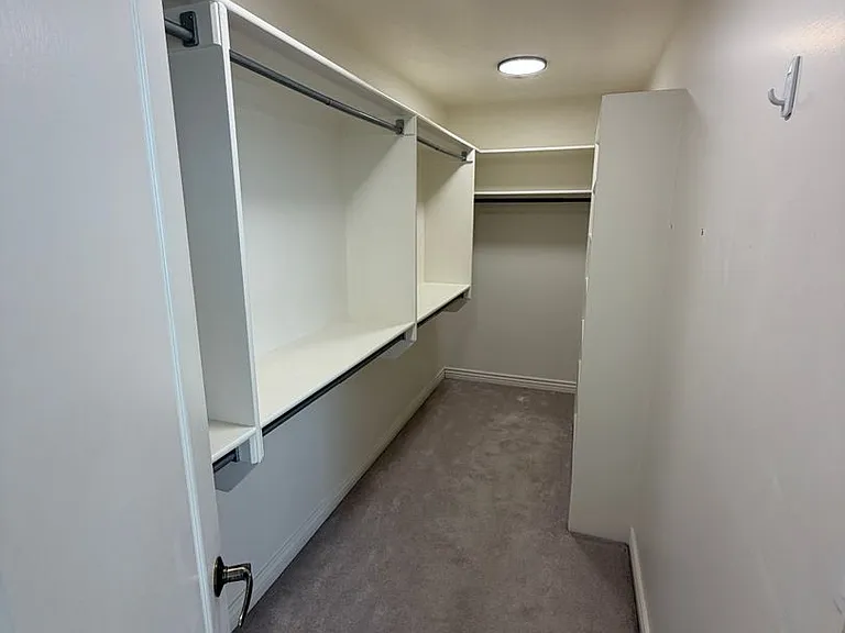 1835 N Beechwood Dr — Photo 24