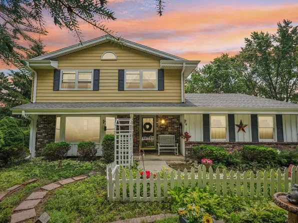 18815 West Observatory ROAD, New Berlin, WI 53146