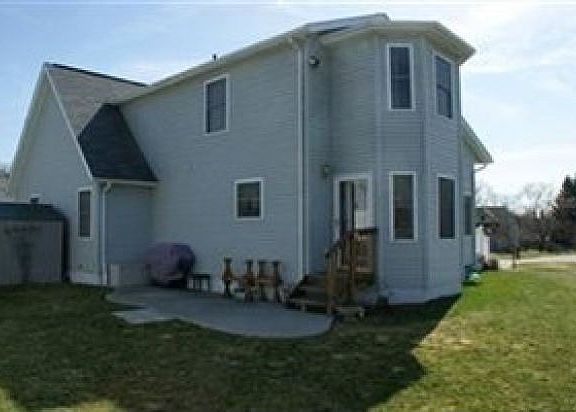 2nd image of 220 Bailey Ct
