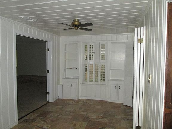 Foyer near dining room