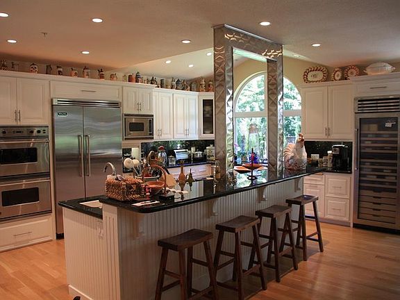 2nd image of 3512 Westminster Way