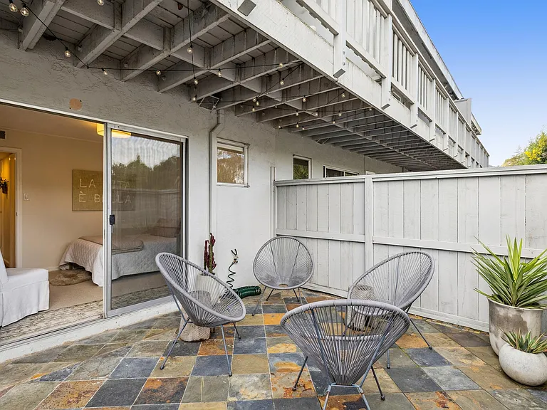 61 Pixley Ave #2 — Photo 8