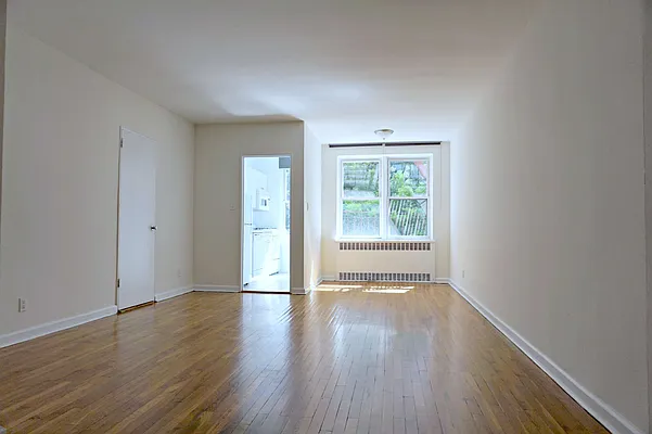 Rented by Metropolitan Equities | media 9