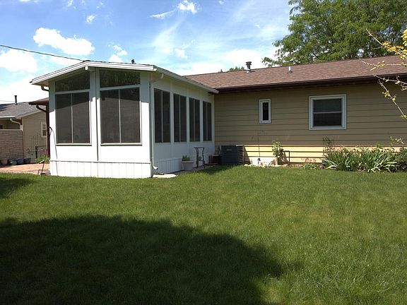 4th image of 2937 22nd Ave N