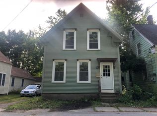 28 Liberty St, Gardiner, ME 04345