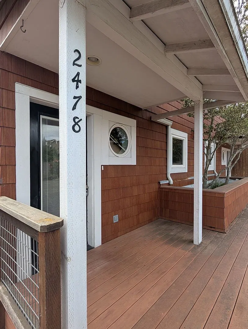 Beautiful 2-Bedroom, 2.5-Bath Condo Near Amazon Park! — Photo 2