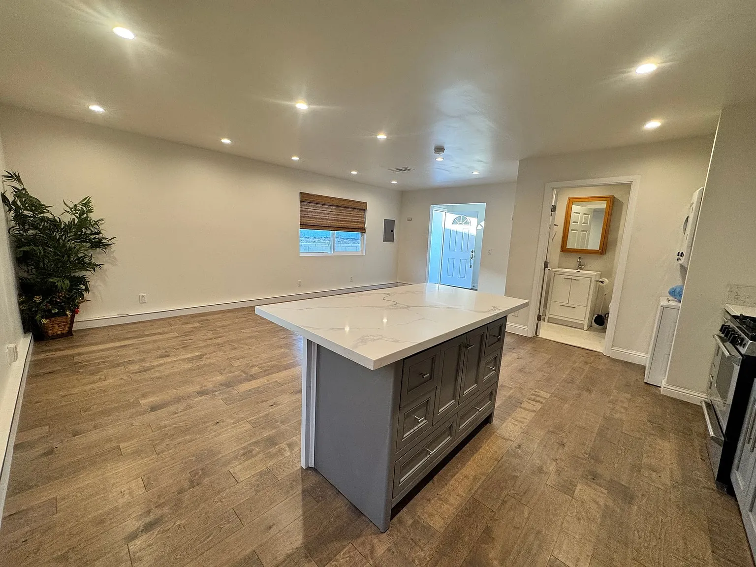 Newly 2 bedrooms 2 bath home — Photo 3