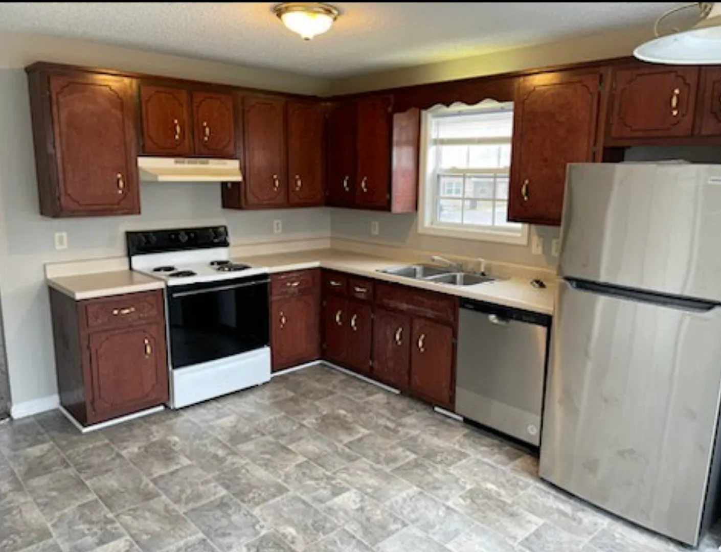 440 Terrier Way — Photo 2