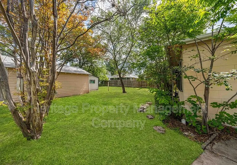 229 Alexander Hamilton Dr #1 — Photo 27