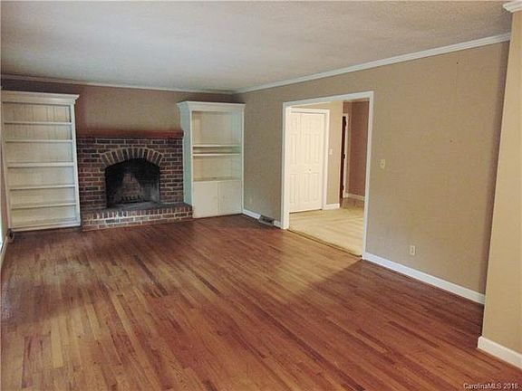3rd image of 6640 Ludell Ln