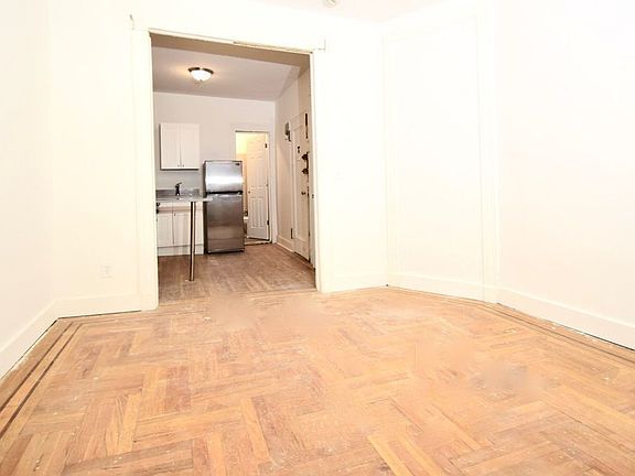 2nd image of 221 E 88th St Frnt 2