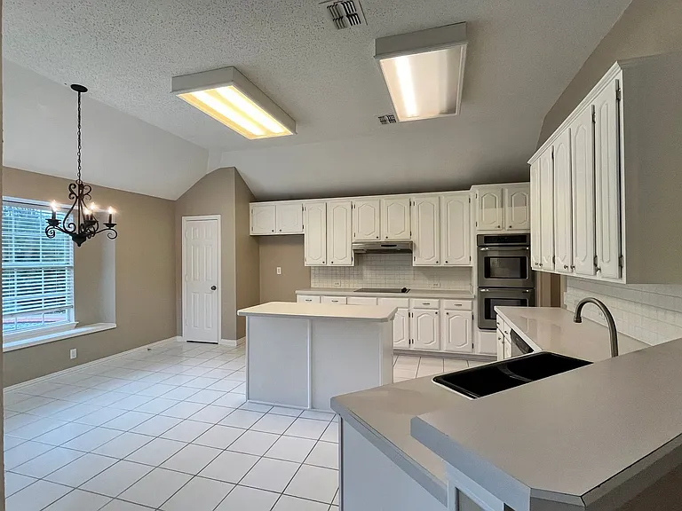 5605 Belle Chasse Ln — Photo 12