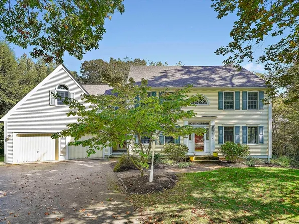 16 Millstone Ln, Weymouth, MA 02190
