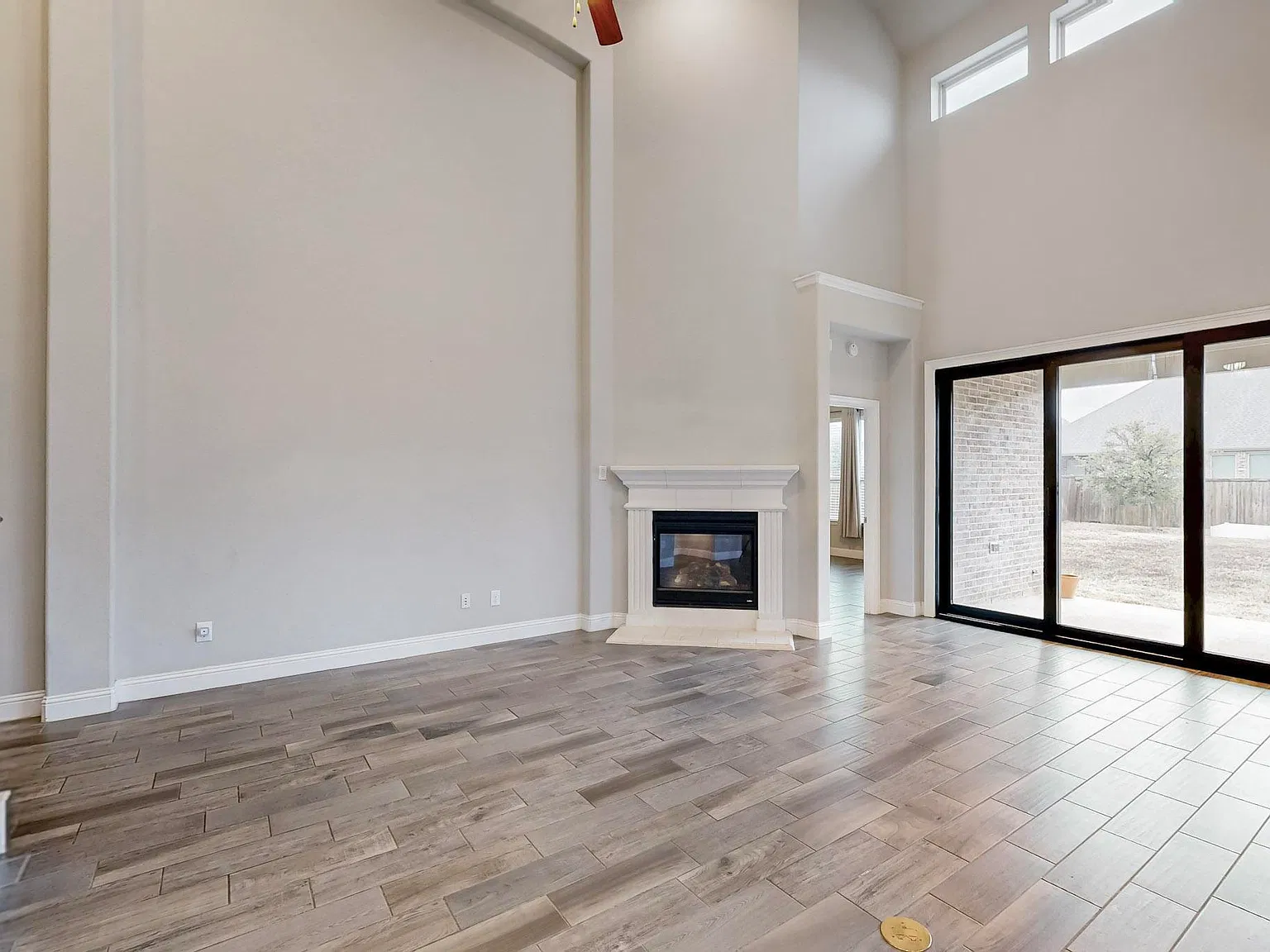 5 bed, 3114 sqft, $3,500 — Photo 2