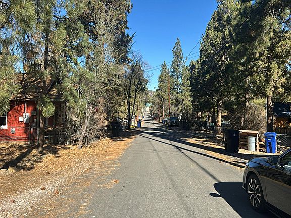 5th image of 268 Leonard Ln