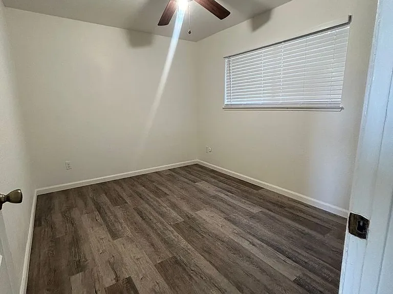 108 Grant Ave — Photo 4