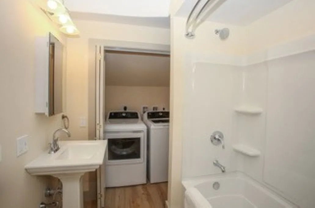 2 bed, 1200 sqft, $3,450 — Photo 1