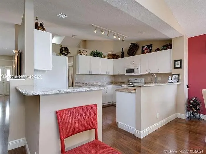 6310 NW 58th Way — Photo 6