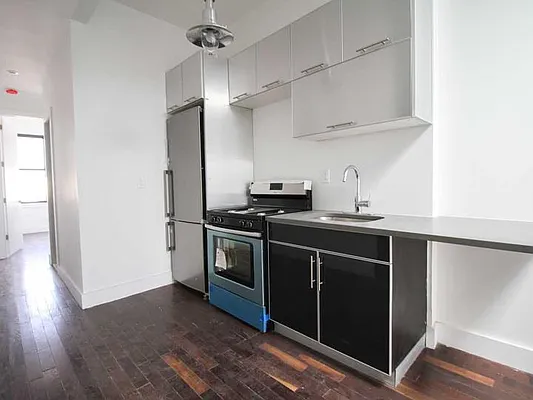 Rented by P Management | media 13