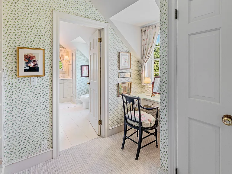145 First Neck Ln — Photo 18
