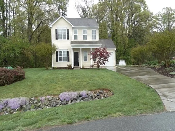 3 bed, 2.5 bath, 1662 sqft, $2,090 — Photo 1