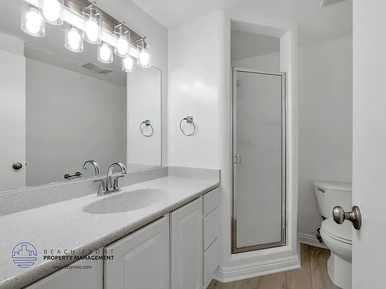 740 W 24th St. — Photo 41