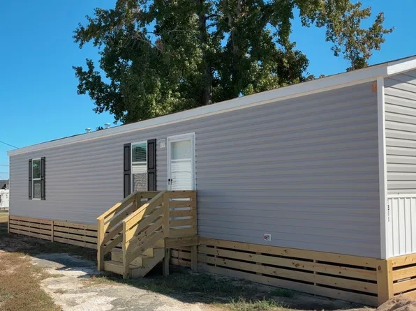 1342 Gary St, Spring Lake, NC 28390