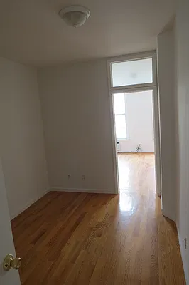 Rented by Roth Realty Management LLC | media 8