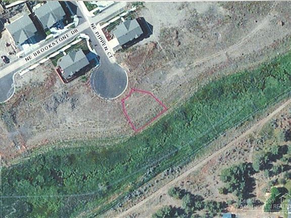 2nd image of 1615 NE Pippen Brookstone Dr