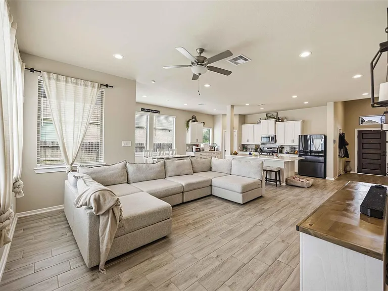 4606 Seabourne Landing Dr — Photo 2