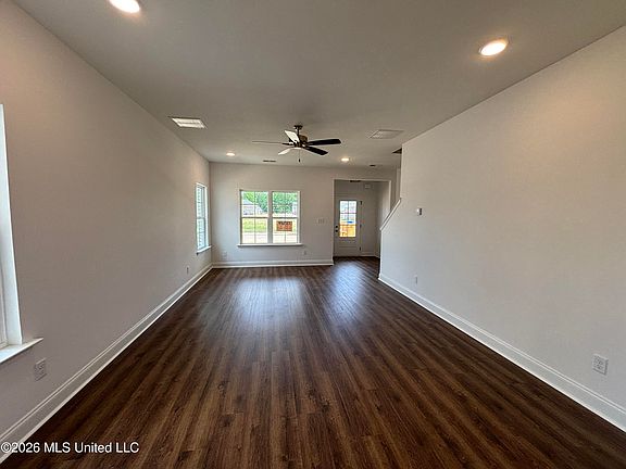 3rd image of 7187 Hickory Hollow Rd
