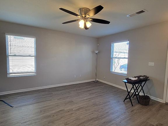 5th image of 120 Whitestone Dr NE