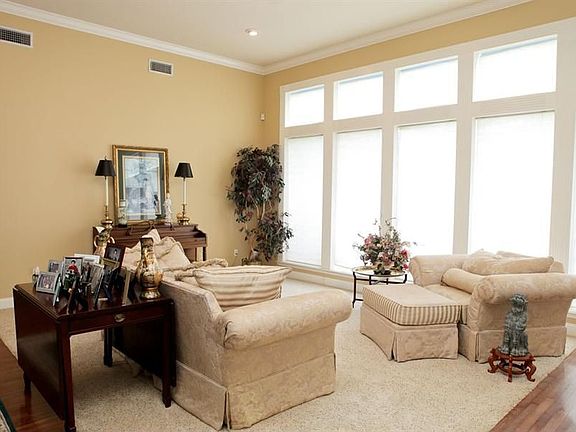 2nd image of 21720 Timber Creek Dr