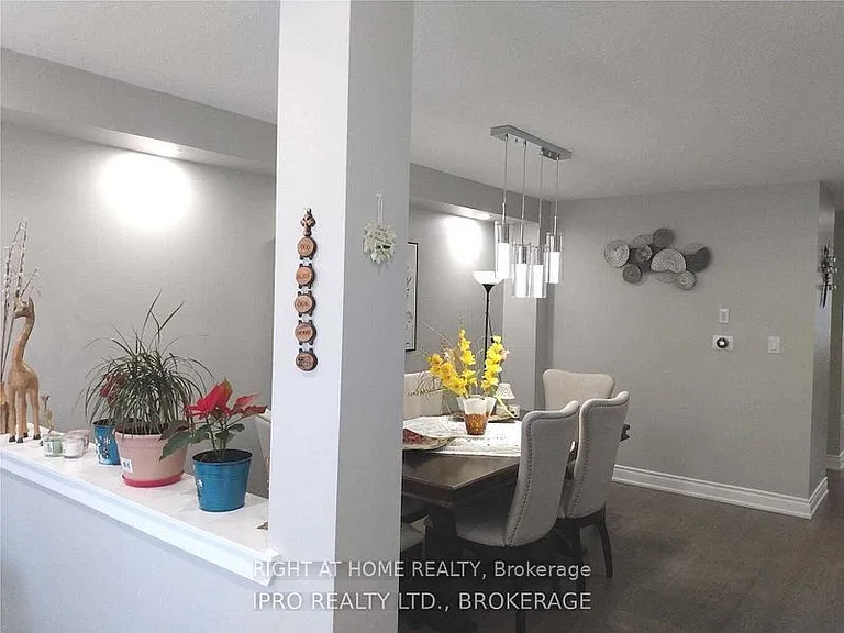 20 Bradshaw Dr — Photo 5