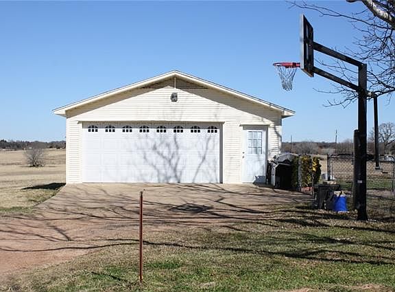 4th image of 2350 Vz County Road 2410