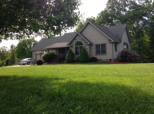 275 Santa Claus Ln, Ripley, WV 25271