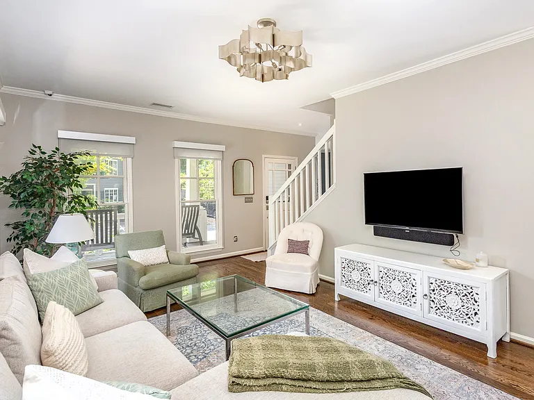 418 Olmsted Park Pl — Photo 6