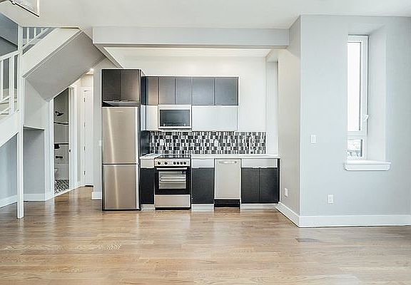 4th image of 253 Evergreen Ave #4B
