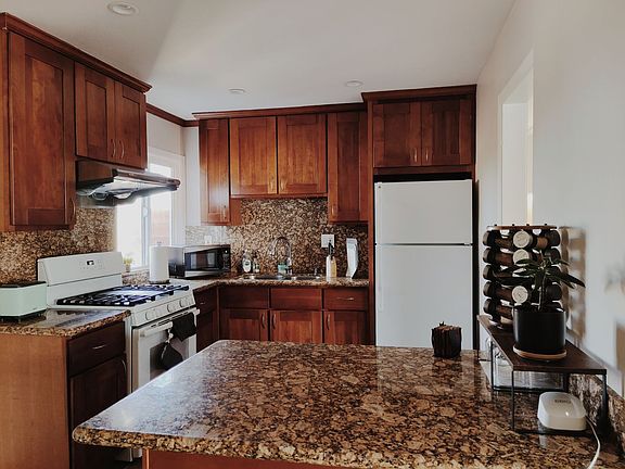 2nd image of 53 Calvert Ave