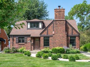 26697 Humber St, Huntington Woods, MI 48070