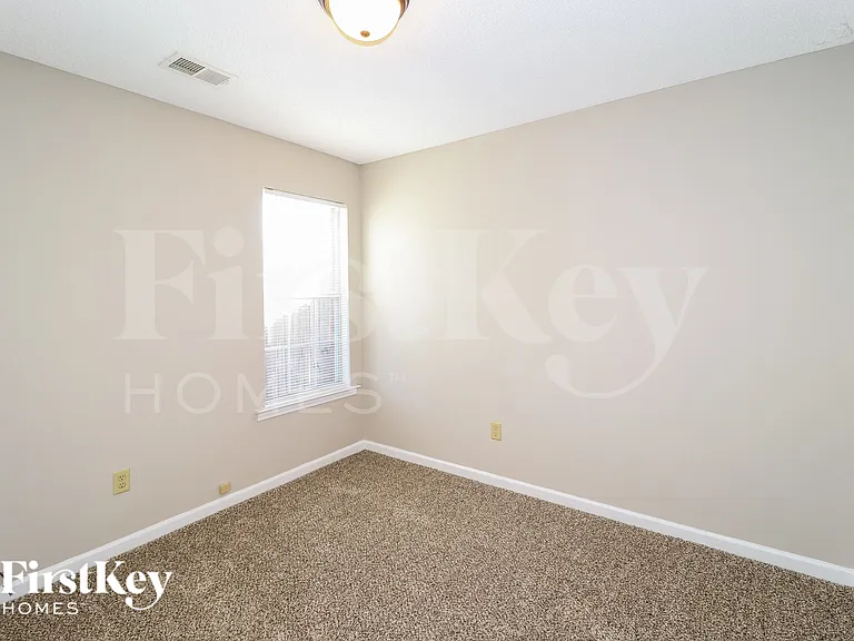 1411 Carlton Ridge Dr — Photo 15