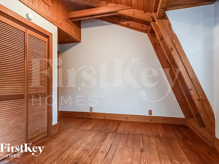 4490 Wallace Cir — Photo 11