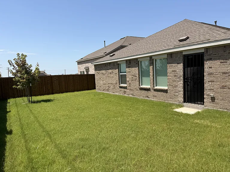 7808 Marion Downs Trl — Photo 17