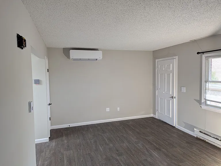 172 Camden St — Photo 23