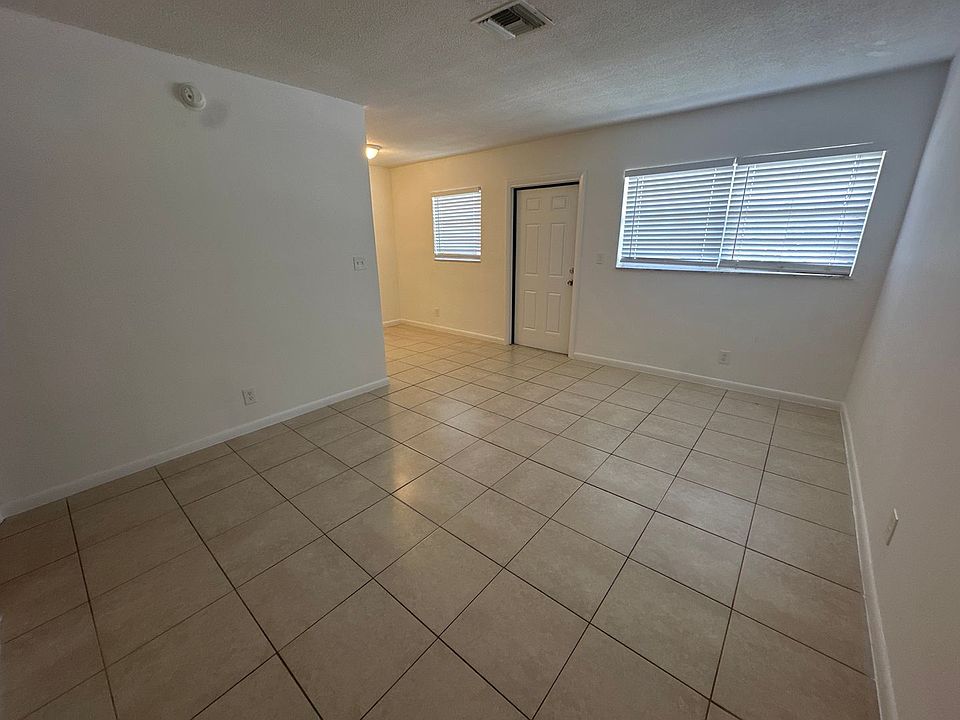 1st image of 470 Sunshine Dr APT D5