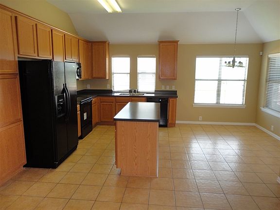 5th image of 1616 Cowtown Dr