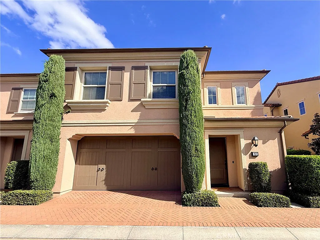 3 bed, 2.5 bath, 1777 sqft, $4,700 — Photo 1