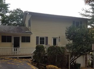 438 Green Brook Cir, Unicoi, TN 37692