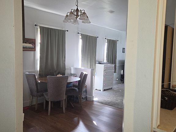 5th image of 301 W Blackman St